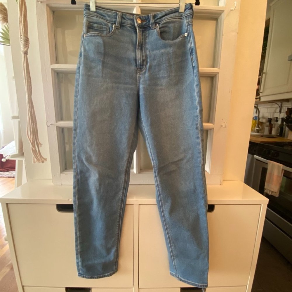 American Eagle Light wash MOM Jean SZ 4
